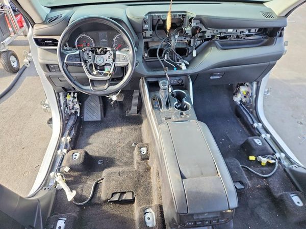 2022 TOYOTA HIGHLANDER