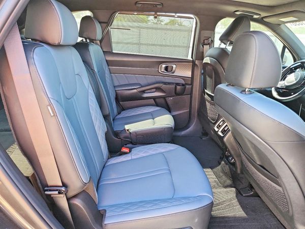 2025 KIA SORENTO