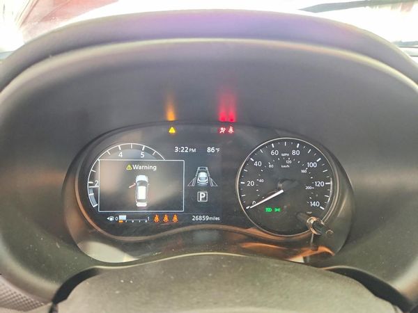 2024 NISSAN KICKS