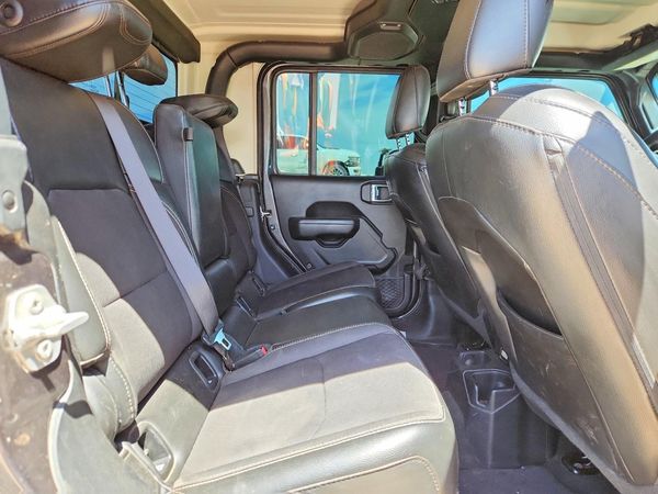 2023 JEEP GLADIATOR