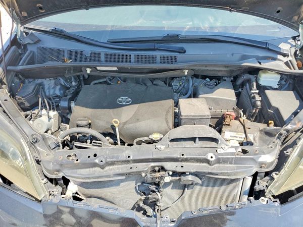 2018 TOYOTA SIENNA SE/SE Premium