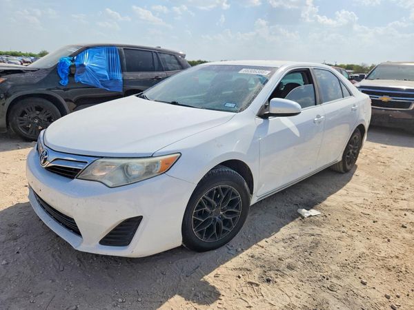 2014 TOYOTA CAMRY