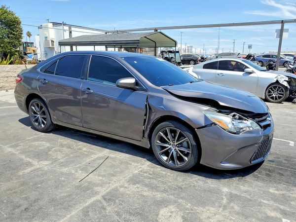 2015 TOYOTA CAMRY