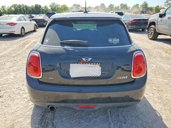 2017 MINI COOPER