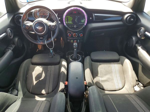 2017 MINI COOPER