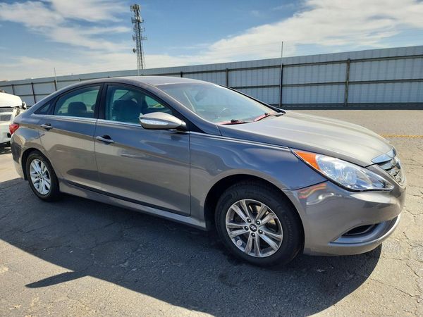 2014 HYUNDAI SONATA GLS/ GLS Popular — Passenger 3/4