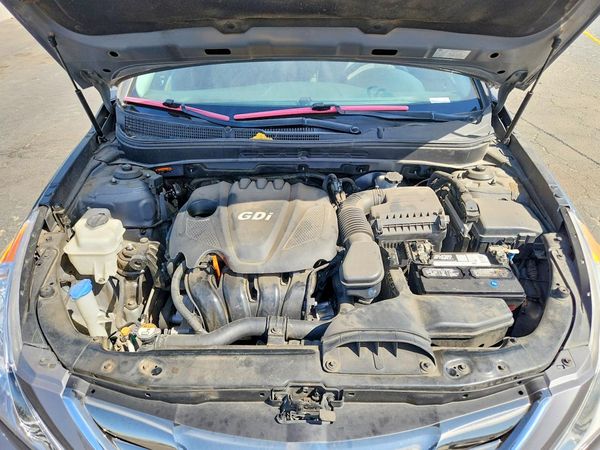 2014 HYUNDAI SONATA GLS/ GLS Popular — Engine bay