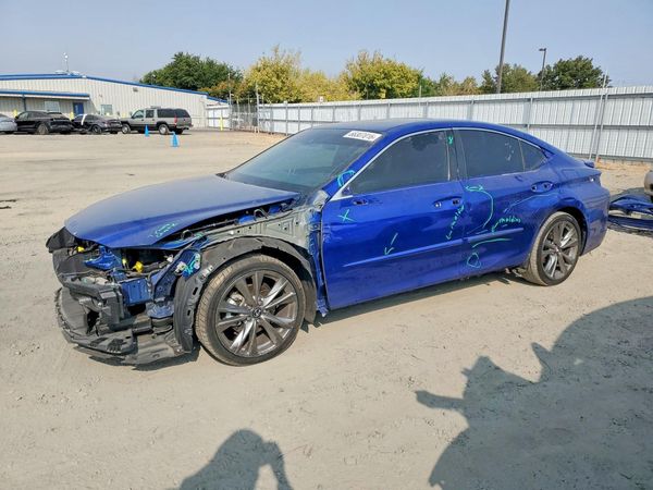 2020 LEXUS ES