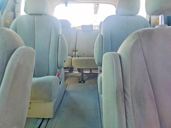 2012 TOYOTA SIENNA