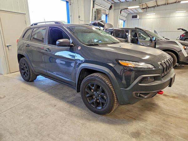 2017 JEEP CHEROKEE Trailhawk — Passenger 3/4