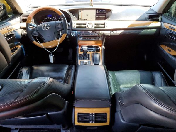 2015 LEXUS LS 460