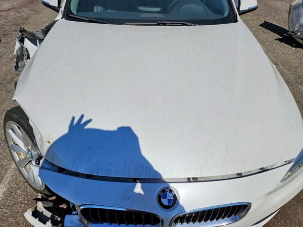 2018 BMW 3 SERIES — Engine bay
