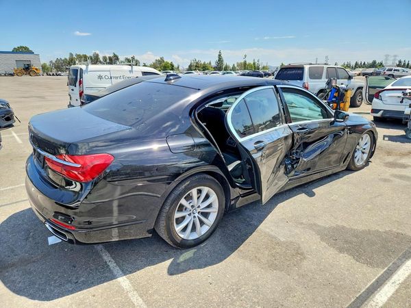2019 BMW 740