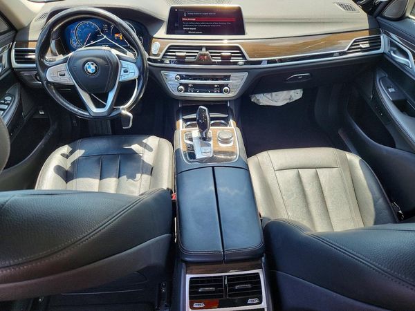 2019 BMW 740