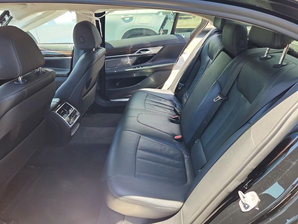 2019 BMW 740
