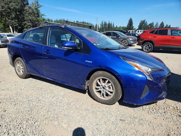 2017 TOYOTA PRIUS