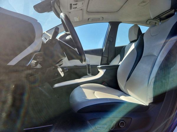 2017 TOYOTA PRIUS