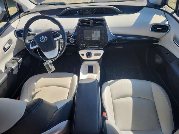 2017 TOYOTA PRIUS