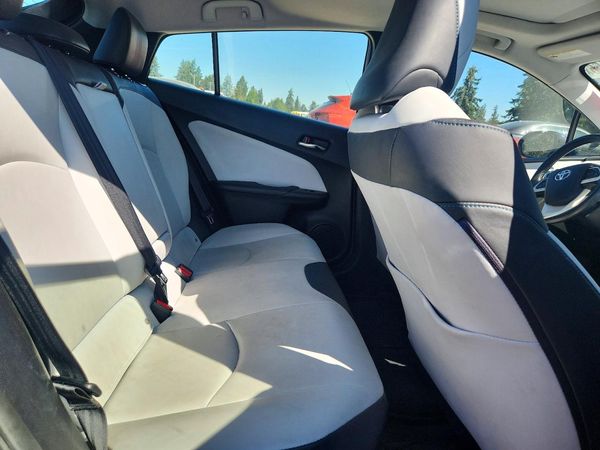 2017 TOYOTA PRIUS