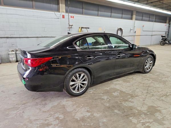 2015 INFINITI Q50