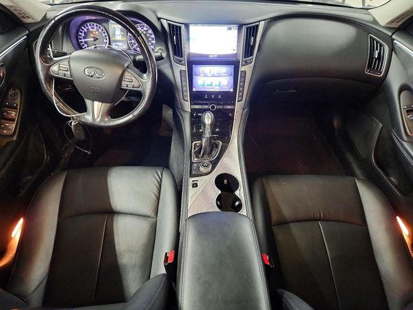 2015 INFINITI Q50
