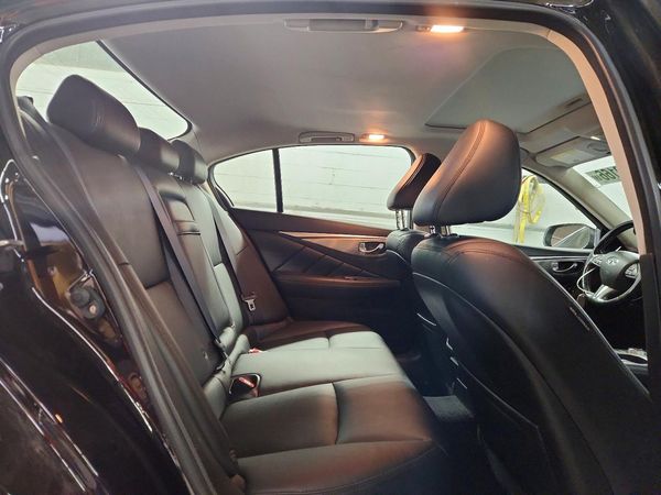 2015 INFINITI Q50
