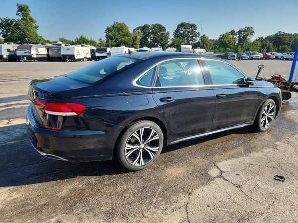 2021 VOLKSWAGEN PASSAT