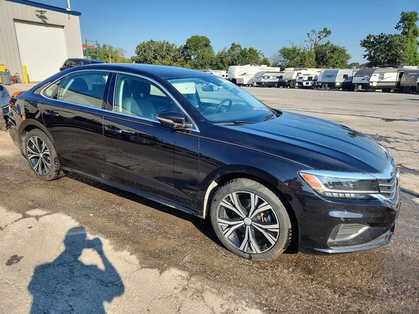2021 VOLKSWAGEN PASSAT