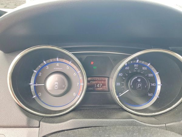 2012 HYUNDAI SONATA Middle level