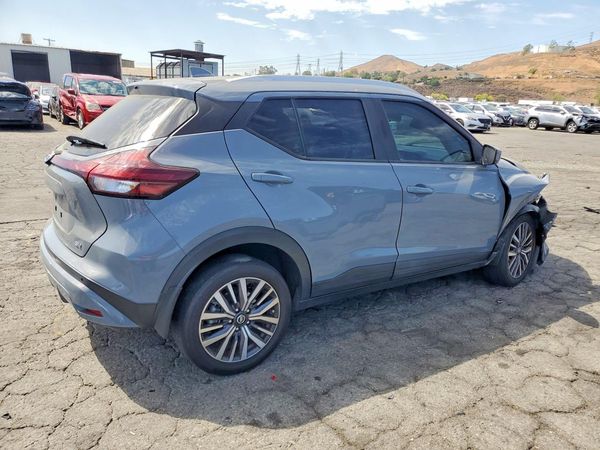 2021 NISSAN KICKS