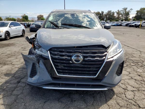 2021 NISSAN KICKS