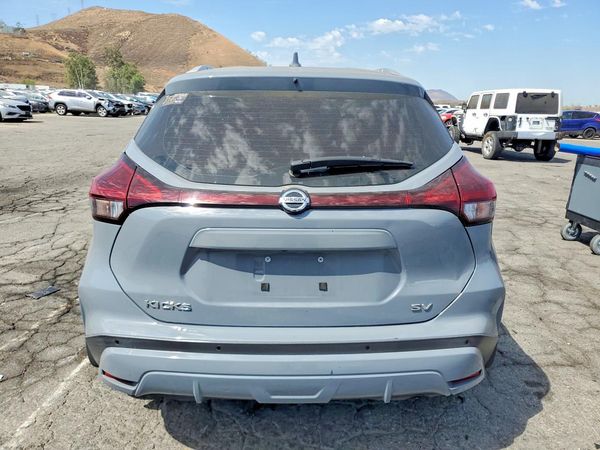 2021 NISSAN KICKS