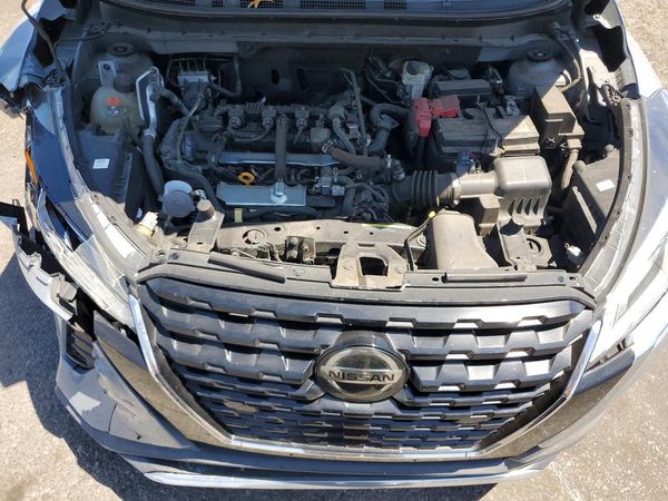 2021 NISSAN KICKS