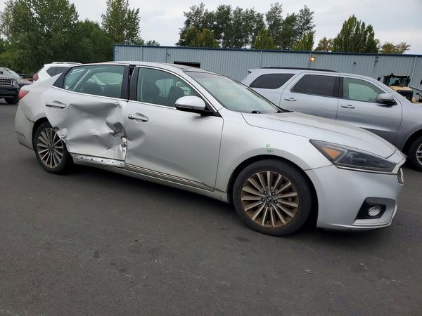 2017 KIA CADENZA