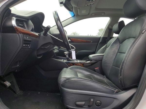 2017 KIA CADENZA