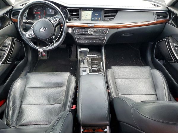 2017 KIA CADENZA