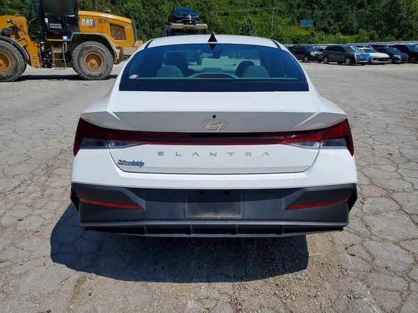 2026 HYUNDAI ELANTRA