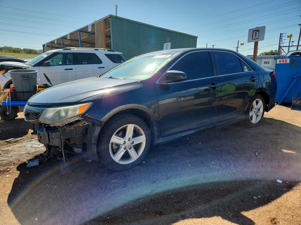2014 TOYOTA CAMRY
