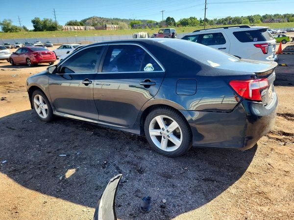 2014 TOYOTA CAMRY