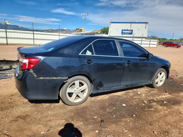 2014 TOYOTA CAMRY
