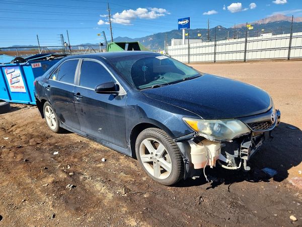 2014 TOYOTA CAMRY