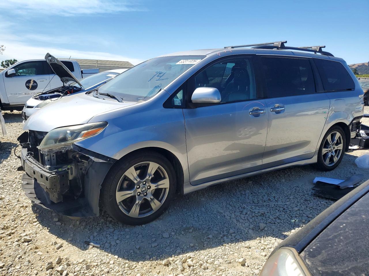 2018 TOYOTA SIENNA SE/SE Premium