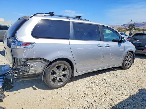 2018 TOYOTA SIENNA SE/SE Premium