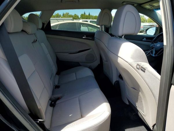 2017 HYUNDAI TUCSON