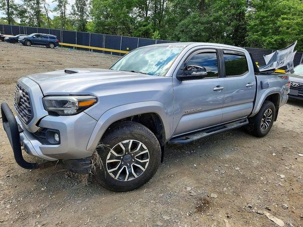 2020 TOYOTA TACOMA SR5 — Front 3/4