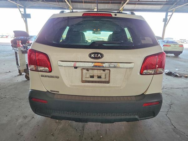 2013 KIA SORENTO Base / LX