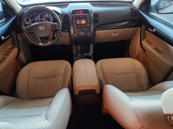 2013 KIA SORENTO Base / LX