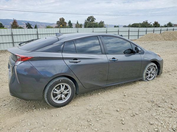 2016 TOYOTA PRIUS