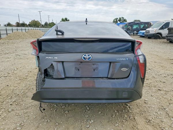 2016 TOYOTA PRIUS