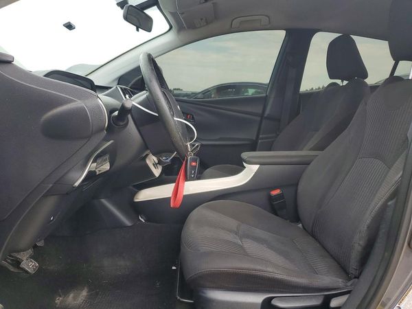 2016 TOYOTA PRIUS